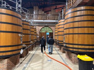 Visita de compradores norteamericanos en Castilla-La Mancha en una misión inversa de vino de IPEX