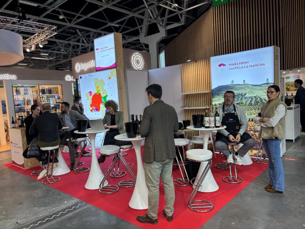 14 bodegas de Castilla-La Mancha participan en la Wine Paris 2026